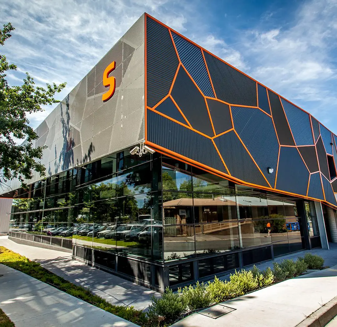 Photo of S building at a Federation University campus.