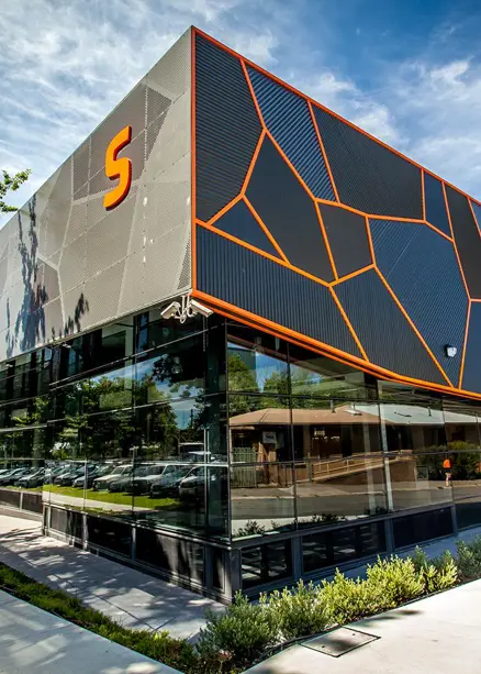 Photo of S building at a Federation University campus.