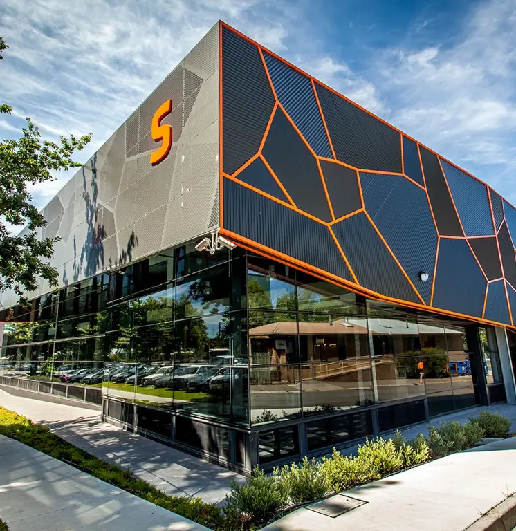 Photo of S building at a Federation University campus.